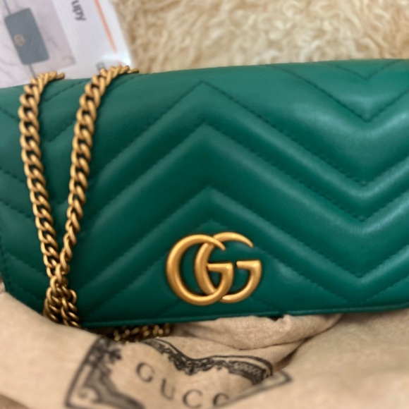 Gucci GG Marmont Matelasse Super Mini Bag in Emerald Green. *EUC - Picture 2 of 16